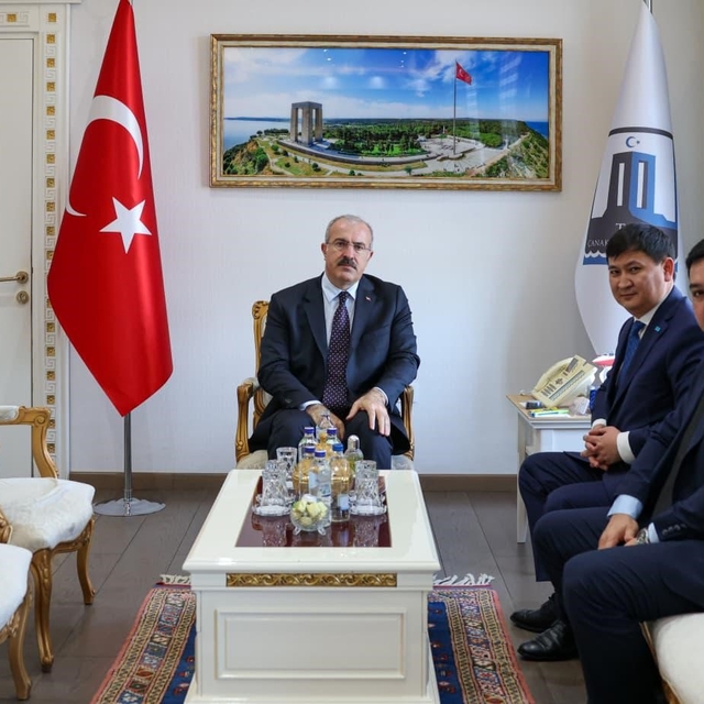 Kazakistan Cumhuriyeti İstanbul Başkonsolosu Amankul'dan Vali Toraman'a ziy...