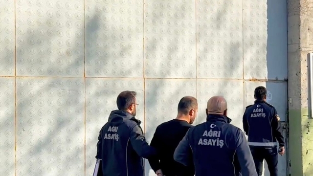 Ağrı'da çeşitli suçlardan hükümlü cezaevi firarisi yakalanıp yeniden cezaevine konuldu