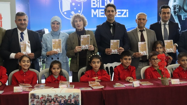 Şanlıurfa'da miniklerin kaleme aldığı "20 düş yolculuğu" kitabı okuyucuyla buluştu