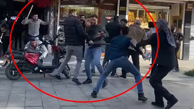 Mardin'de esnafın tekmeli, yumruklu ve sopalı kavgası kamerada; 3 yaralı