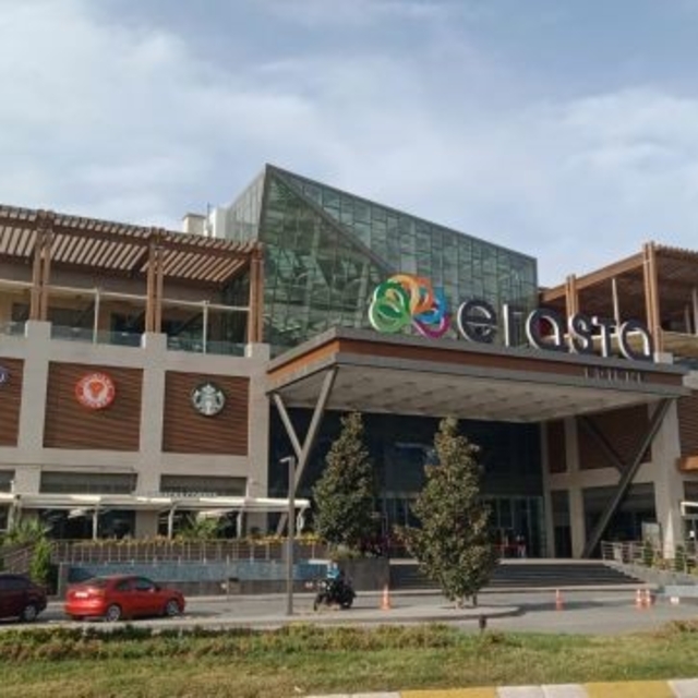 AVM'nin bayan tuvaletinde cep telefonuyla görüntü alma olayı