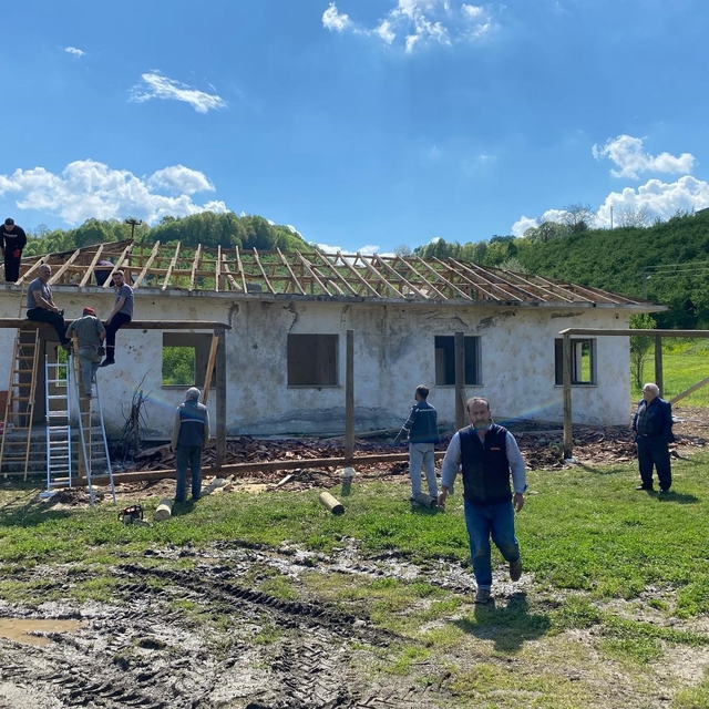 İmeceyle ihya edilen atıl okul mahallenin yeni toplanma alanı oldu
"Aylık 1...