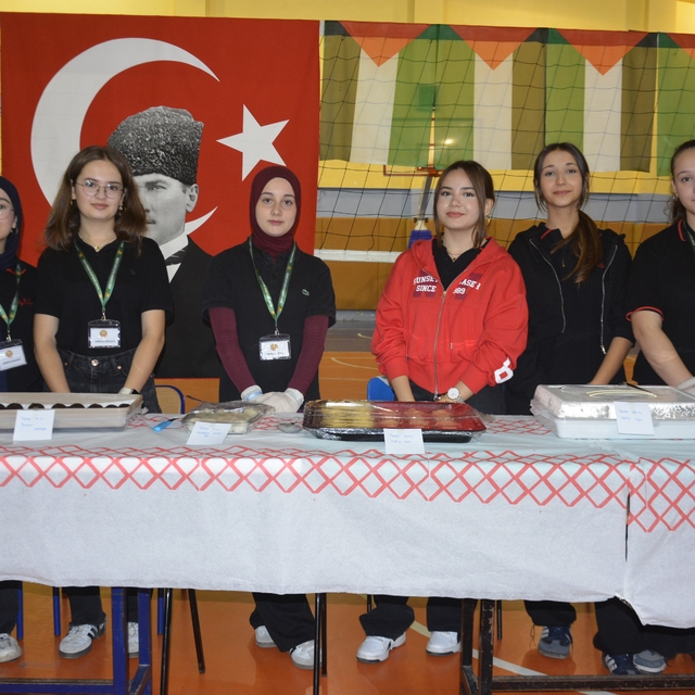 Ordu'da öğrencilerden Gazze'ye hayır çarşısı