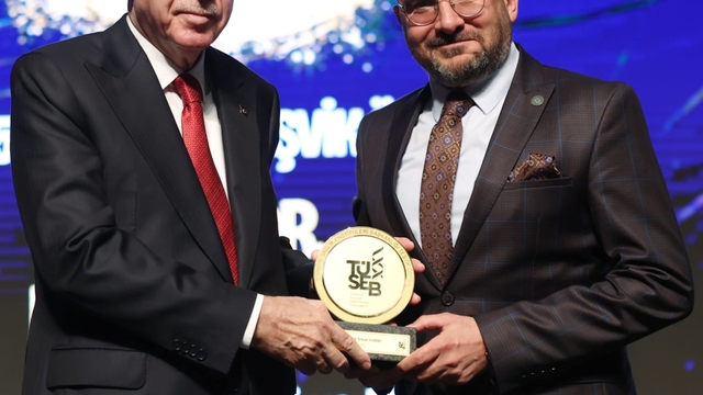 ERÜ Öğretim Üyesi Prof. Dr. Yılmaz'a TÜSEB-Teşvik Ödülü