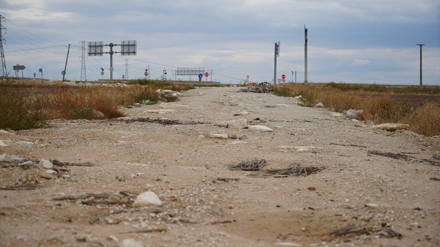 Edirne'de yol çilesi bitmiyor: Bozuk yol araçlara zarar veriyor