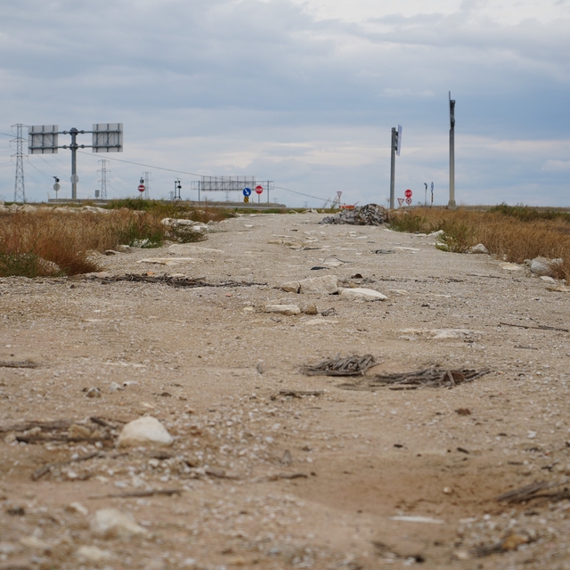Edirne'de yol çilesi bitmiyor: Bozuk yol araçlara zarar veriyor