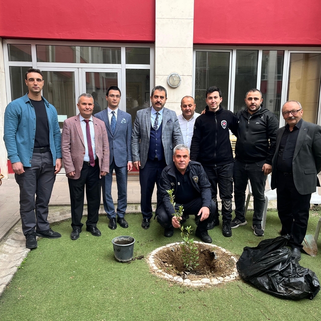 Turgutlu adliyesinde ağaçlandırma çalışması