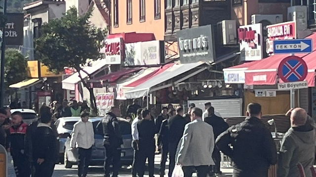 Çeşme'de midyeciye silahlı saldırı girişimi