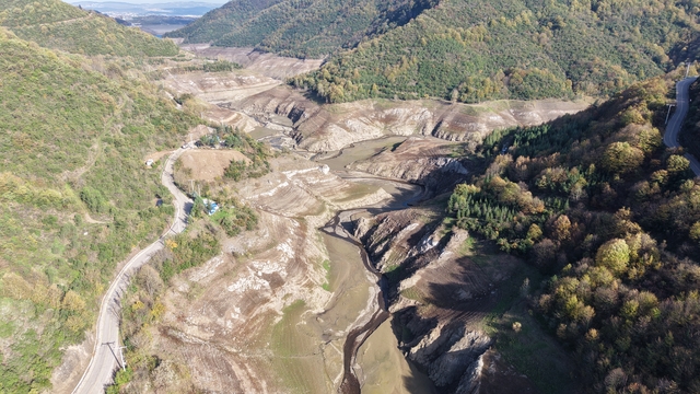 Yuvacık Barajı'nda su seviyesi yüzde 4'e düştü