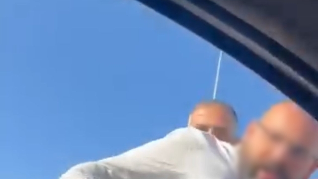 Bursa'da 'yol verme' tartışması kamerada