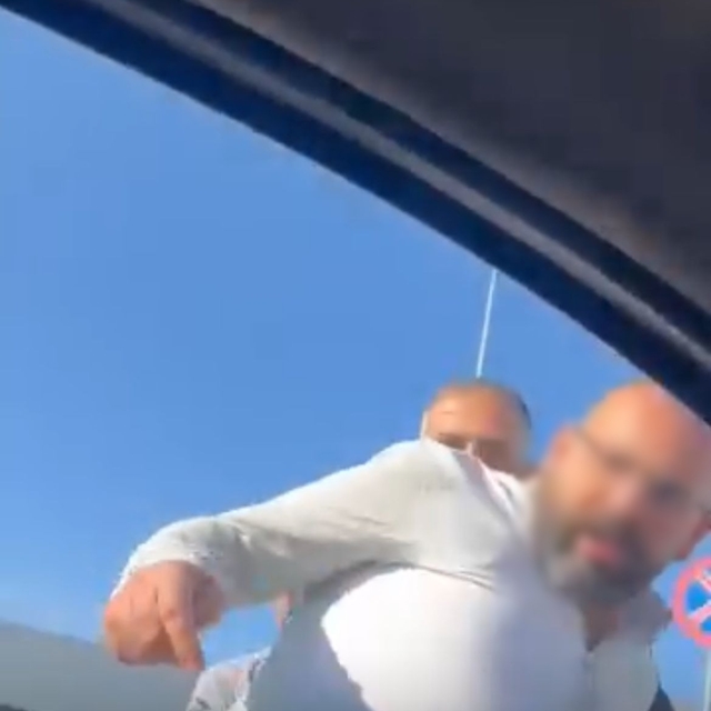 Bursa'da 'yol verme' tartışması kamerada