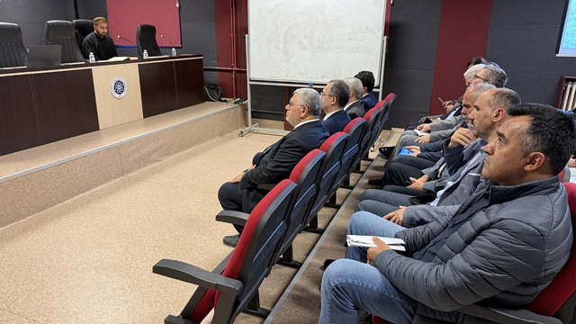 Tekirdağ'da "Türkiye'de Gençliğin Değişen Profili" konferansı düzenlendi