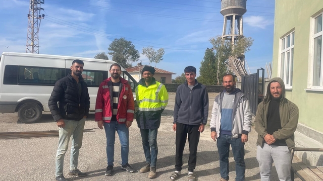 Muradiye'de buzağı ölümlerini azaltmaya yönelik eğitim seferberliği