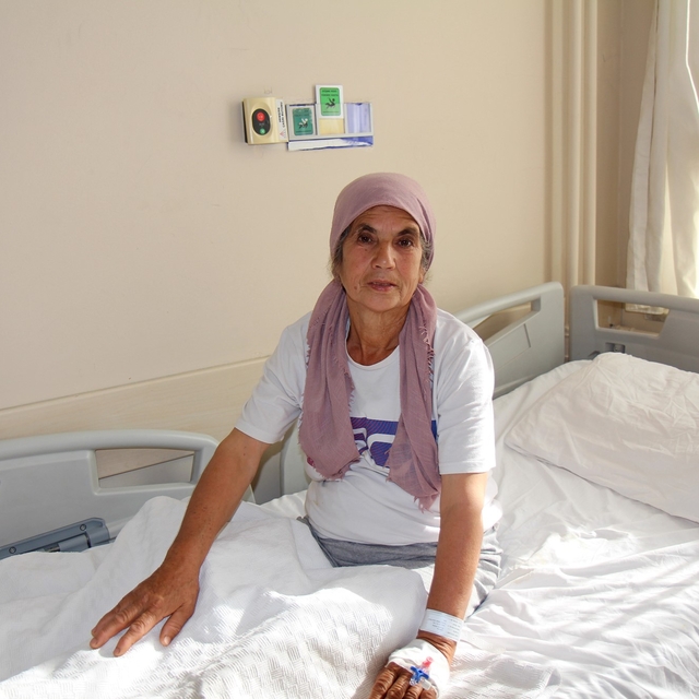 İç organları ters olan hastanın safra kesesi ameliyatı başarıyla yapıldı