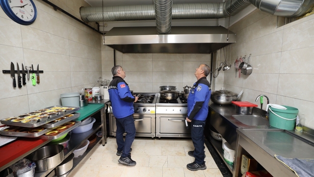 Başiskele'de kafe ve restoranlarda kapsamlı hijyen denetimi