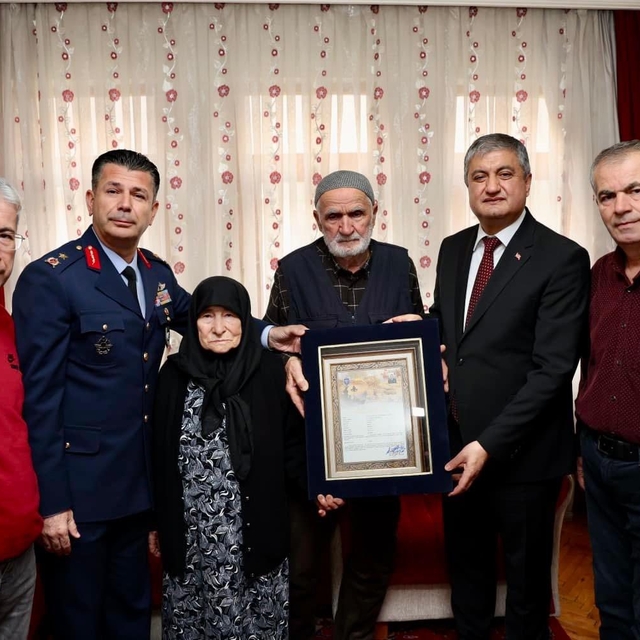 Şehit Özcan'ın ailesine şehadet belgesi teslim edildi
