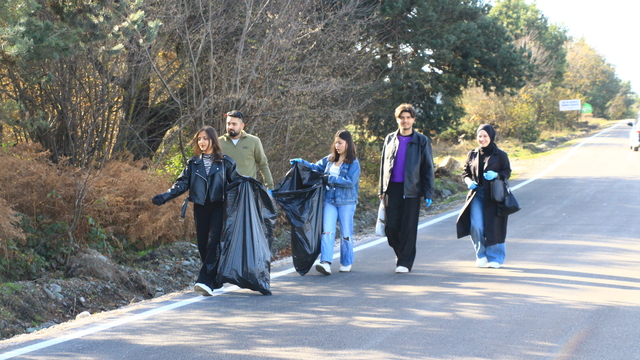 Yayladan 1 saatte 1,4 ton atık toplandı