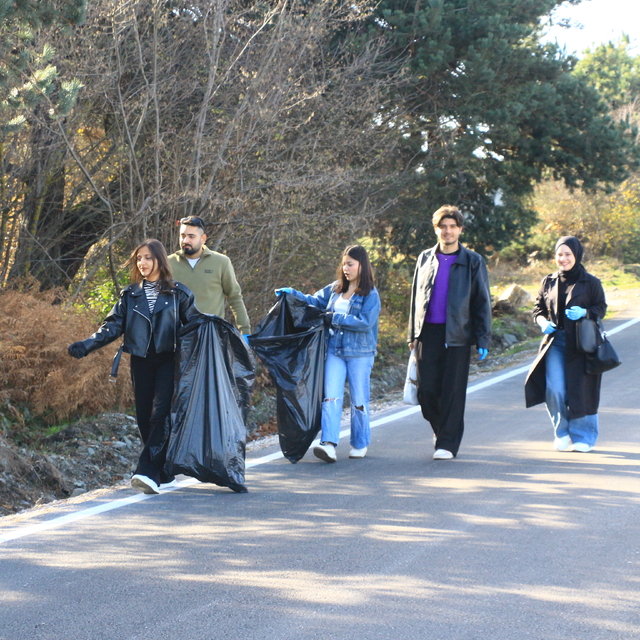 Yayladan 1 saatte 1,4 ton atık toplandı