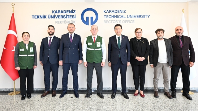 Yeşilay heyetinden Trabzon Valisi Yıldırım'a ziyaret