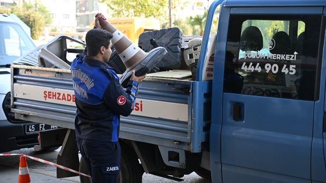 Manisa'da kaldırımlar vatandaşa geri veriliyor