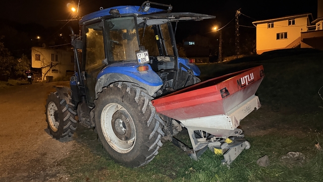 Çanakkale'de traktör ile tohum serpme makinesi arasında sıkışan çiftçi ağır yaralandı