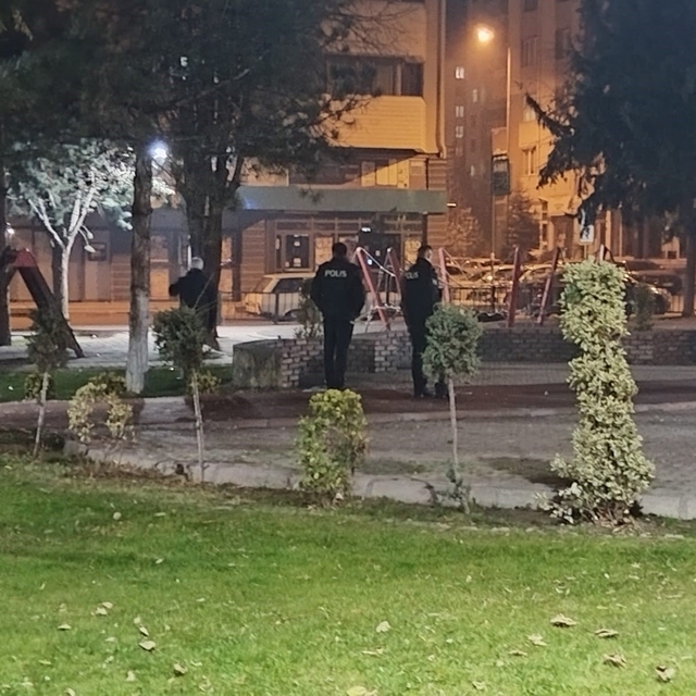 Kayseri'de şüpheli çanta paniği: Fünye ile imha edildi