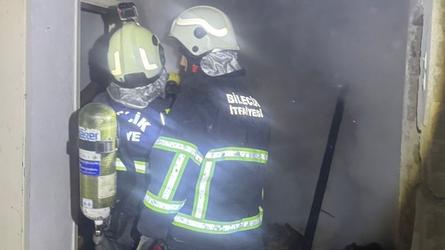 Bilecik'te metruk bina yangın