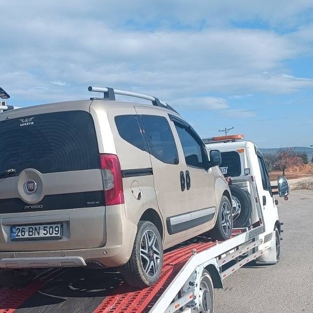 Trafik kontrolünde yakalaması olan araç otoparka çekildi