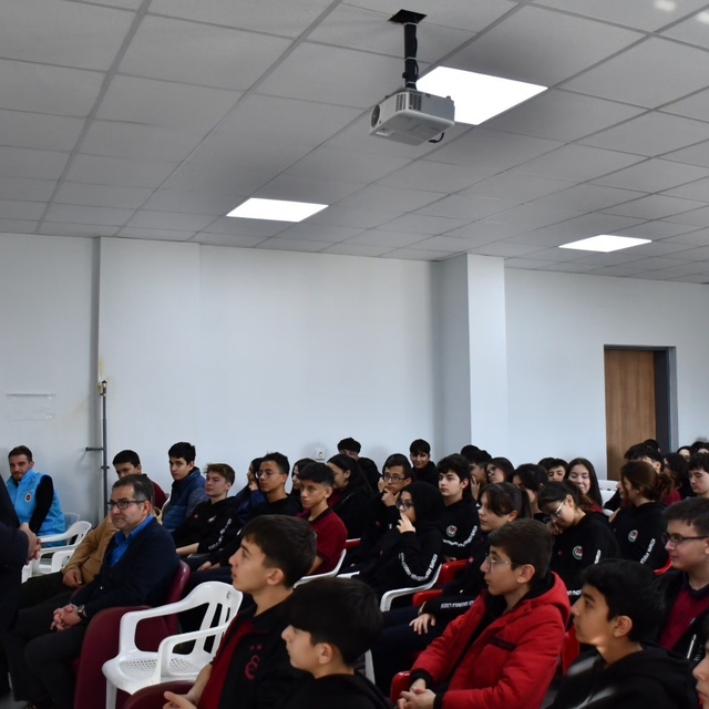 Kütahya Abdülhamid Han Anadolu Lisesi'nde "Hz. Peygamber ve Şahsiyet İnşası...