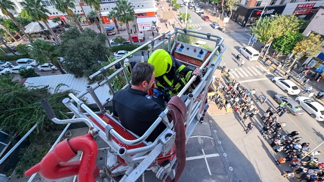 Mersin'de iş merkezinde yangın ve kurtarma tatbikatı yapıldı