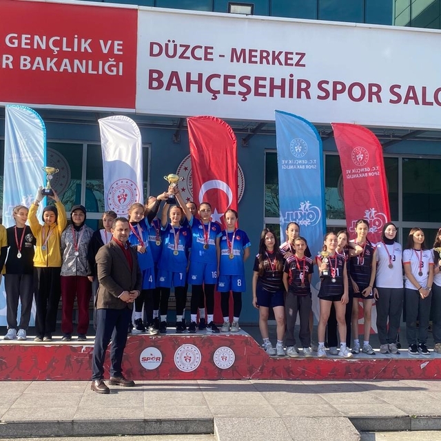 Düzce'nin en hızlıları yarıştı