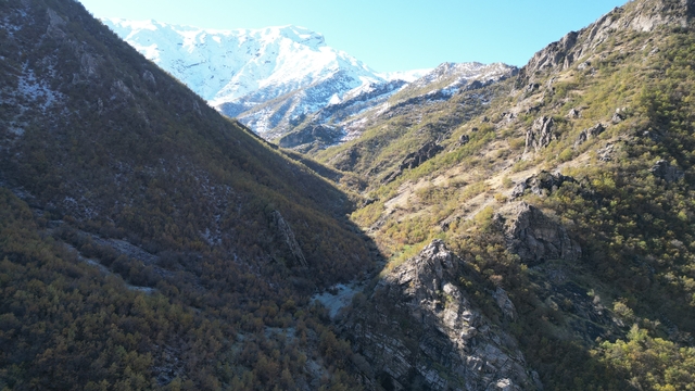Şırnak'ta 3 bin rakımlı karlı dağlar mest etti