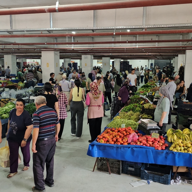 Buharkent'te Cuma trafiğine duba düzenlemesi