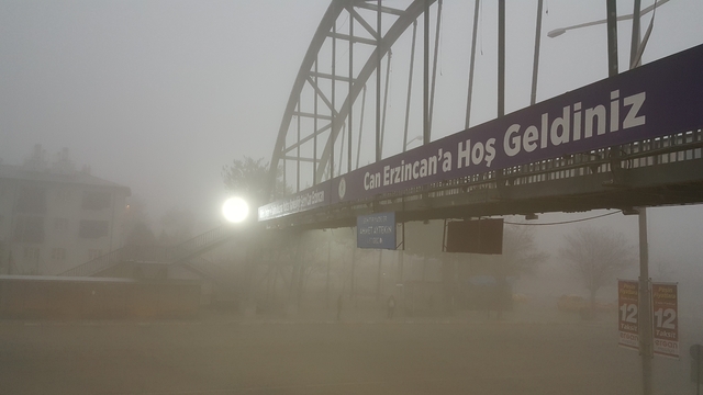 Erzincan güne sisle uyandı