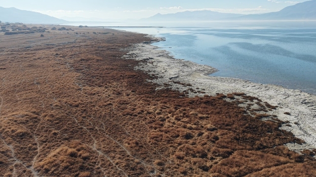 Prof. Dr. Ayşen Davraz: "Burdur'da 50 yıl yetebilecek yer altı suyu bilinçsiz kullanımla 10 yılda bitebilir"
Burdur Gölü'nün suyunun çekilmesinde sondaj kuyularının etkisi büyük