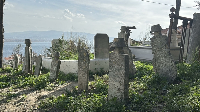 Çanakkale'de tarihi alanda bulunan 829 mezar taşı ve 67 kitabe kayıt altında