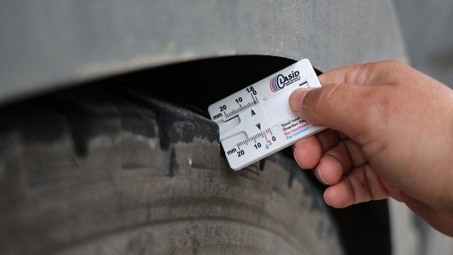 Kış lastiği takmayan sürücülere 5 bin 856 lira ceza