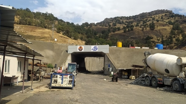 Şırnak-Van yolunda çalışmalar hızlandı