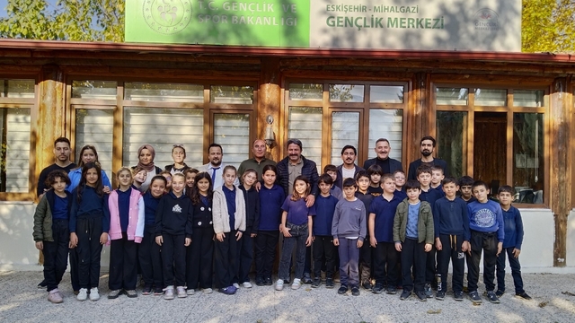 Gençlik ve Spor İl Müdürü Kalın, gençlerle bir araya geldi