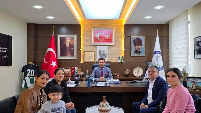 Başkan Tatık makamında DMD hastası Mehmet'i ağırladı