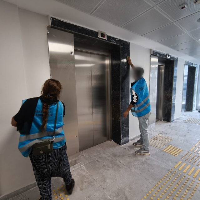 Bursa'da yükümlüler KYK yurtlarını temizledi