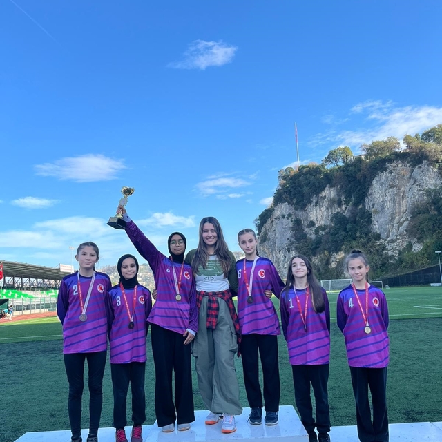 Devrekli İmam Hatipli öğrenciler il ikincisi oldular