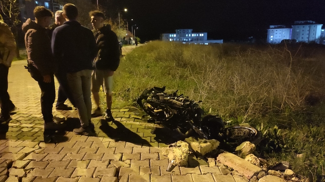 Keşan'da otomobil ile çarpışan motosiklet sürücüsü ağır yaralandı