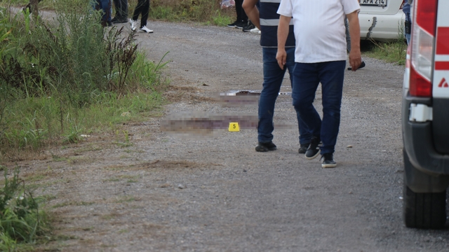 Suikasta kurban giden eski belediye başkanın oğlu: "4 sanık işi para için yaptı"
"Olayın arkasında başkalarının olduğunu düşünüyoruz"
Eski belediye başkanının öldürülmesine ilişkin davada sanıklar ilk kez hakim karşısına çıktı