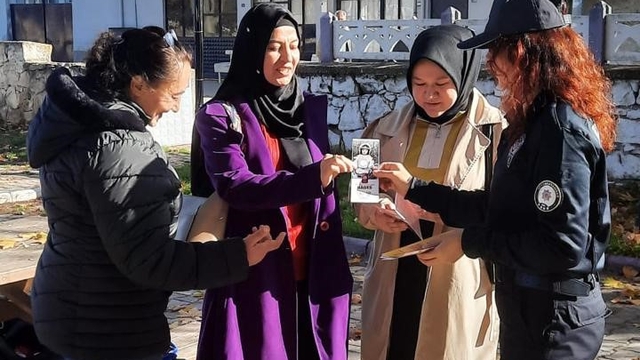 İhsaniye'de vatandaşlara kadına şiddetle mücadele anlatıldı