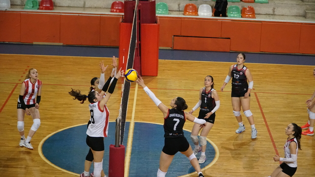 Osmancık Belediyespor Genç Kızlar Voleybol Takımı üst üste 8. kez şampiyon