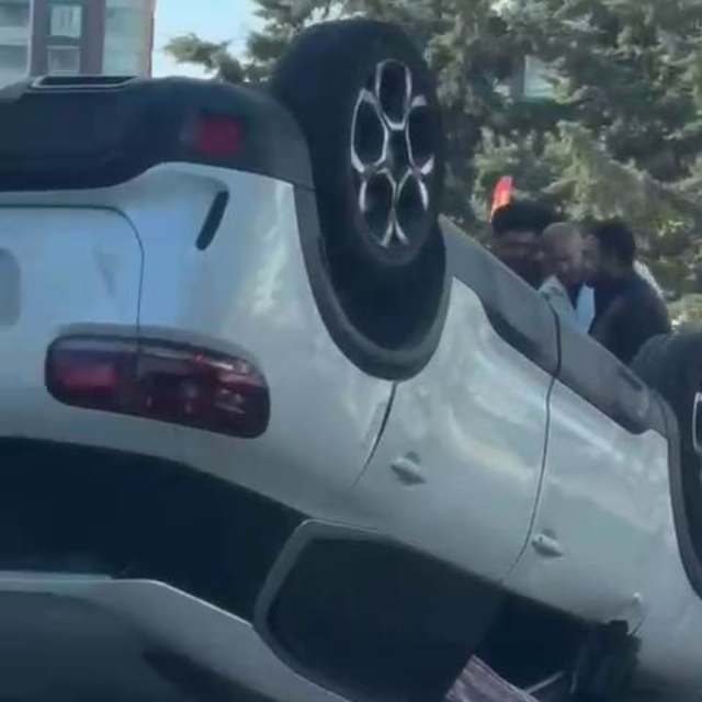 Diyarbakır'da araç takla attı: 1 yaralı