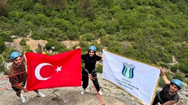 SUBÜ'nün 8 öğrenci topluluğuna ÜNİDES desteği