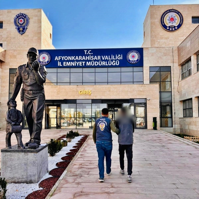 Çeşitli suçlardan aranan şahıslar polis tarafından yakalandı