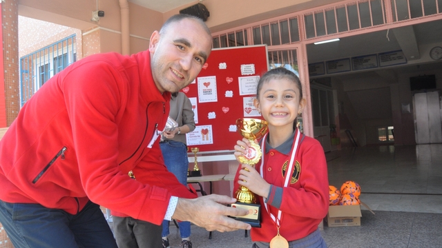 Ödemiş'te Türk Kızılay'dan en çok bağışçı getiren öğrencilere ödül